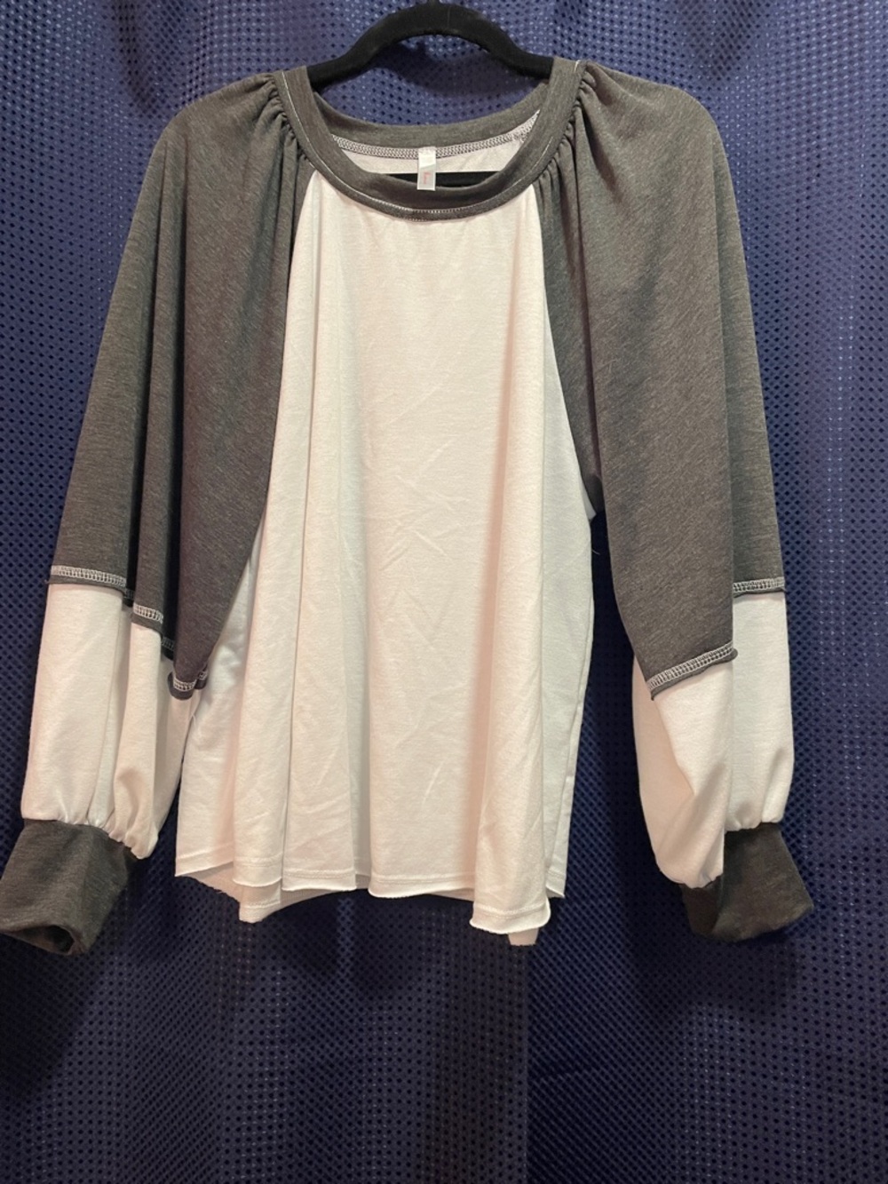 La Mienne Two-Tone White and Gray Long Sleeve Tee